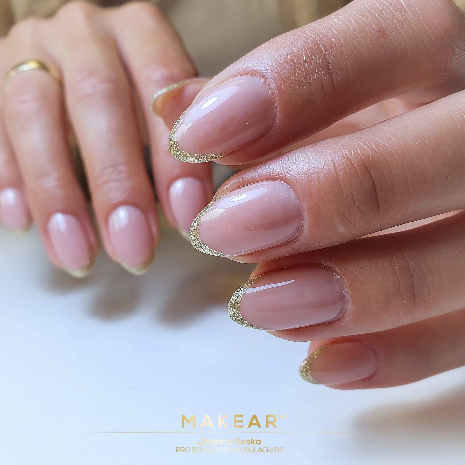 eng_pl_Builder-Base-Cover-551_3