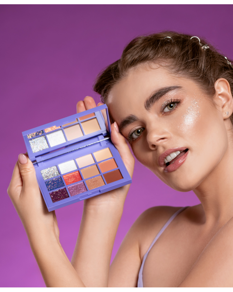 stars-from-the-stars-eyeshadow-palette-paleta-12-cieni-do-powiek-color-constelation3