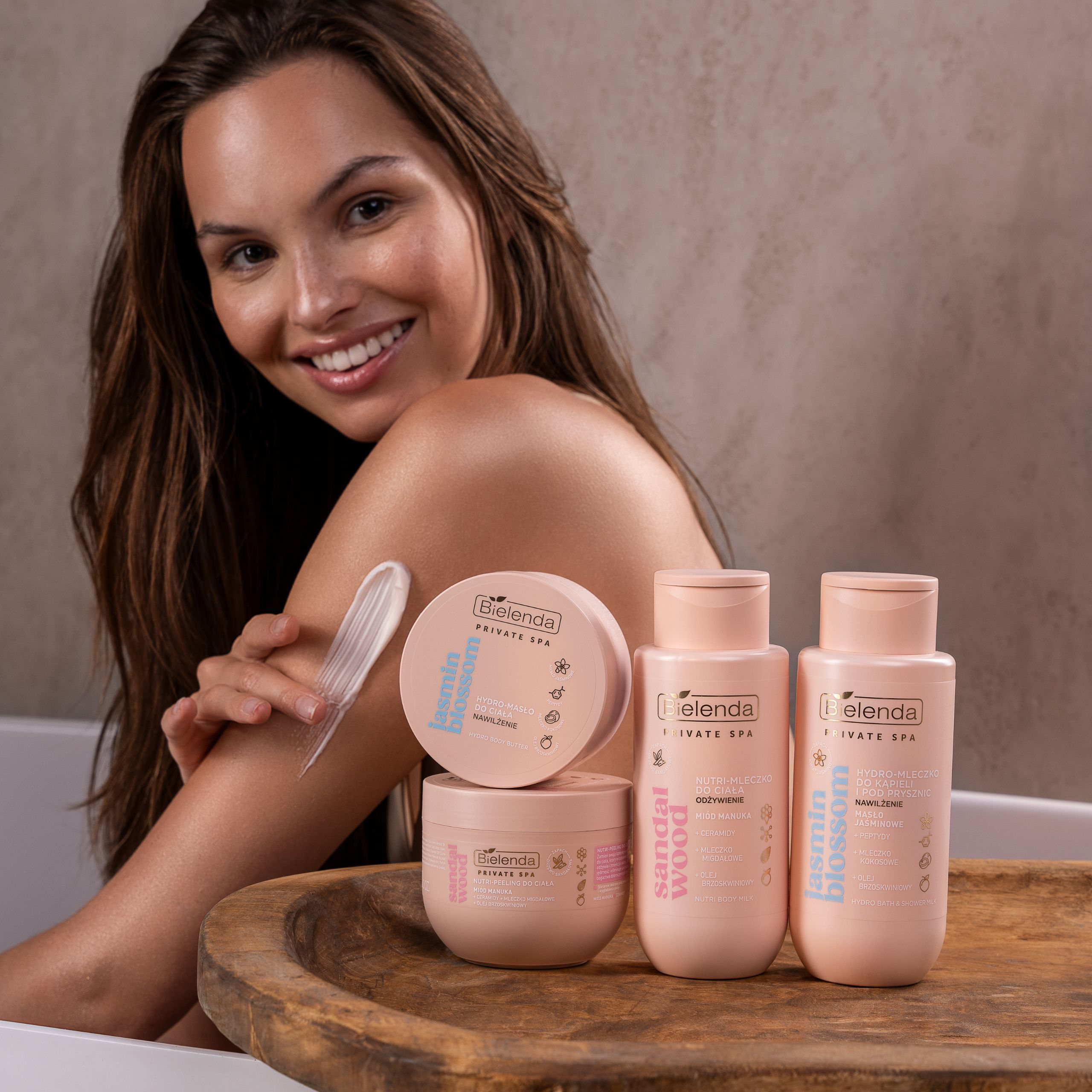 Bielenda Private Spa Sandal Wood Nourishing Nutri-Body Milk2 300ml Bielenda - Private Spa Sandal Wood Nourishing Nutri Bath & Body Milk 300g