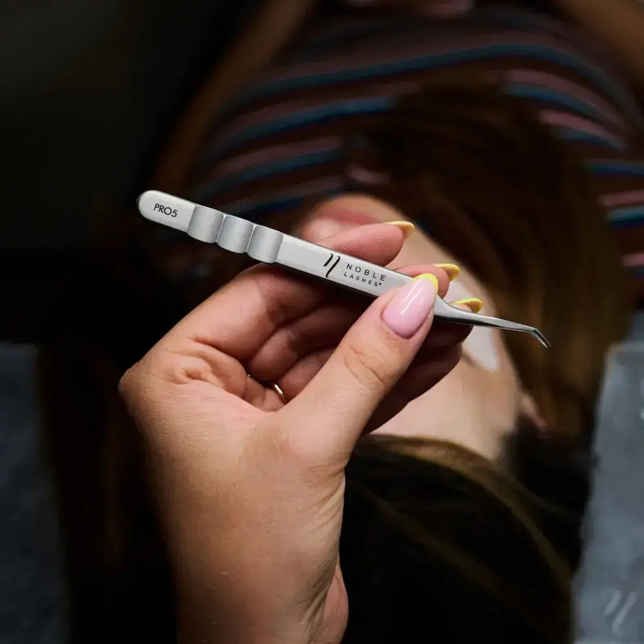 Noble Volume PRO 5 – mini L Lash Tweezer3